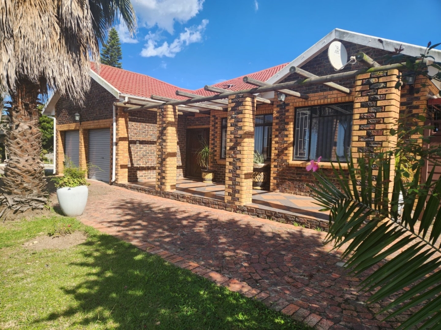 3 Bedroom Property for Sale in Levallia Western Cape